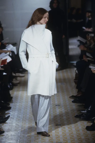 Look 3